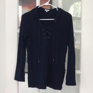 5/$20 Splendid navy hoodie, waffle knit, size XS. Kangaroo pocket, lace up